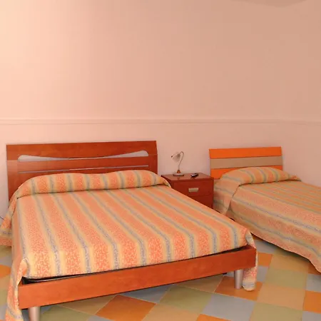 Alojamento de Acomodação e Pequeno-almoço Borgo Console 3*